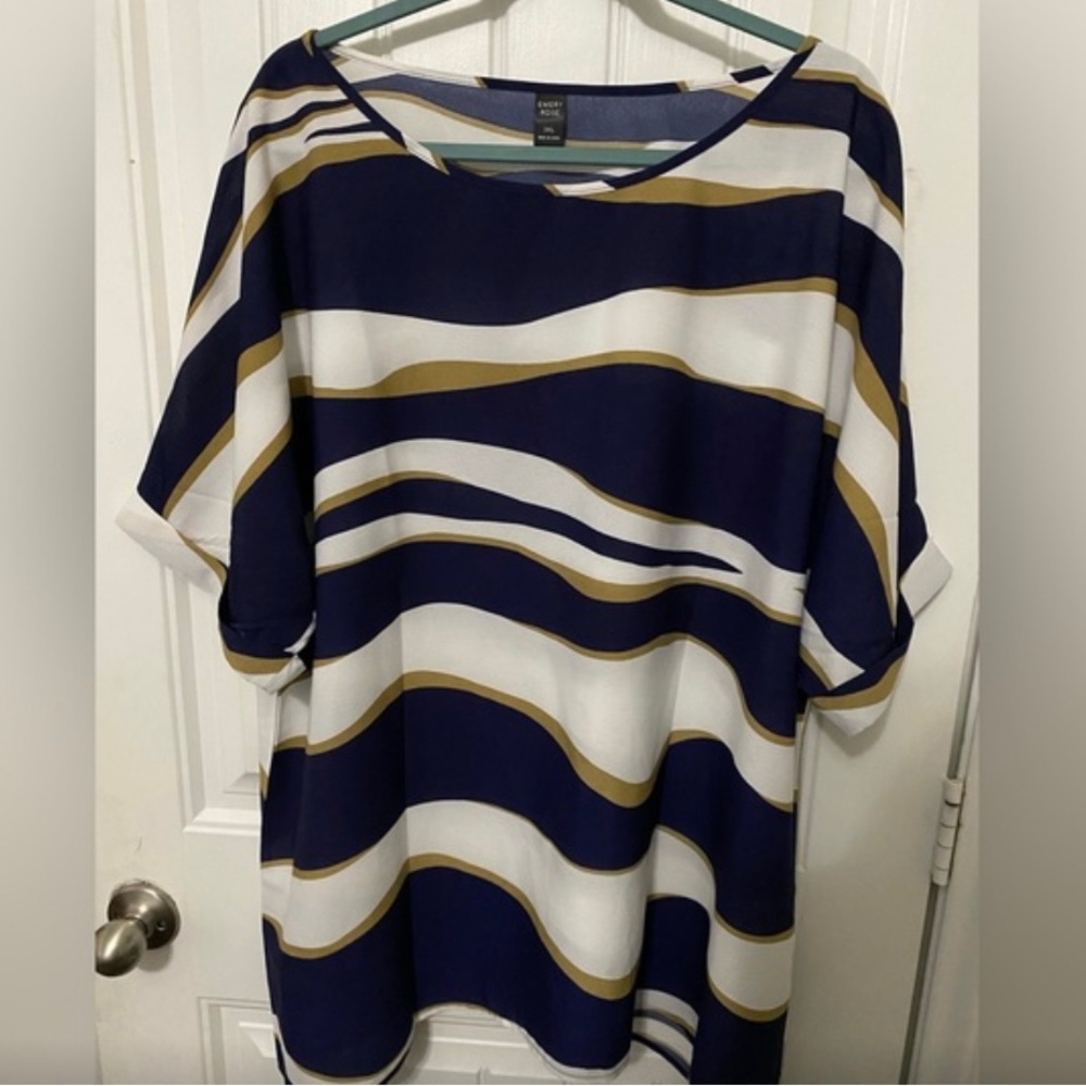 Woman’s blouse, gold white and blue size 3X.